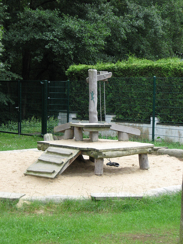 Ein schöner Sandkasten auf dem Spielplatz