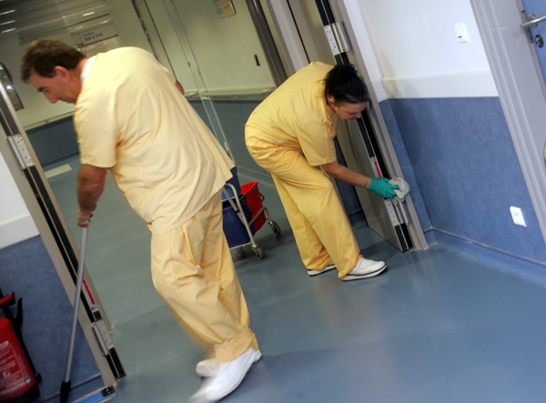 Gebäudereiniger-Handwerk - Hygiene im Krankenhaus - professionelle Reinigungsfachkräfte